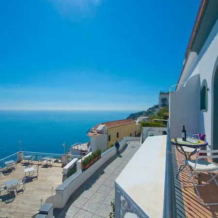 Flat Malu Praiano